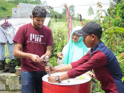 givelight-children-orphans-indonesia-noordeen-samisreport-mit-volunteer-image3