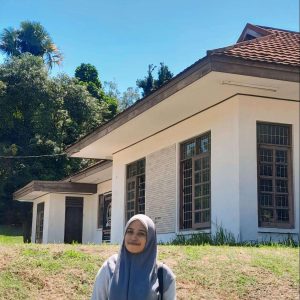 My name is Tsuraya Fitri Nabila and I am currently in the 4th semester Malikussaleh University lhokseumawe majoring in Sharia Economic Education. I'm good at drawing. My GPA is 3.18. I am so grateful to my GiveLight family for all the love and support I have had since I was 3 years old. May Allah SWT bless everyone who makes my dreams come true. In a few years I will be a banker, Insha Allah.