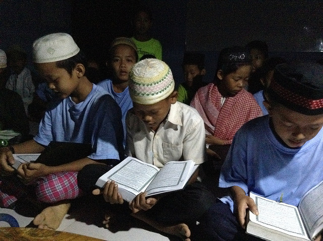 Cambodia-kids-Quran