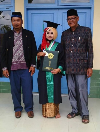 Mahyana Sari: Bachelor of Education in English