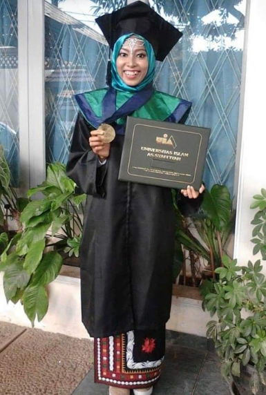 Ratna Mutia: Bachelor of Science in Biology