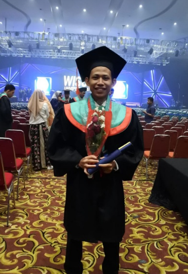 Khairuddin: Bachelor in Computer Science